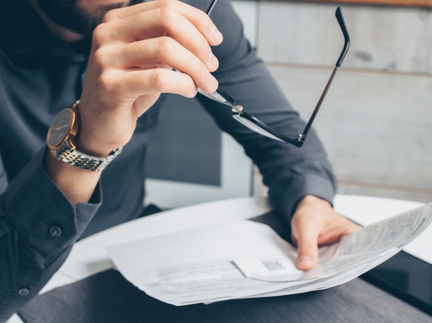 The Benefits of Mobile CRM Software for On-the-Go Sales Teams