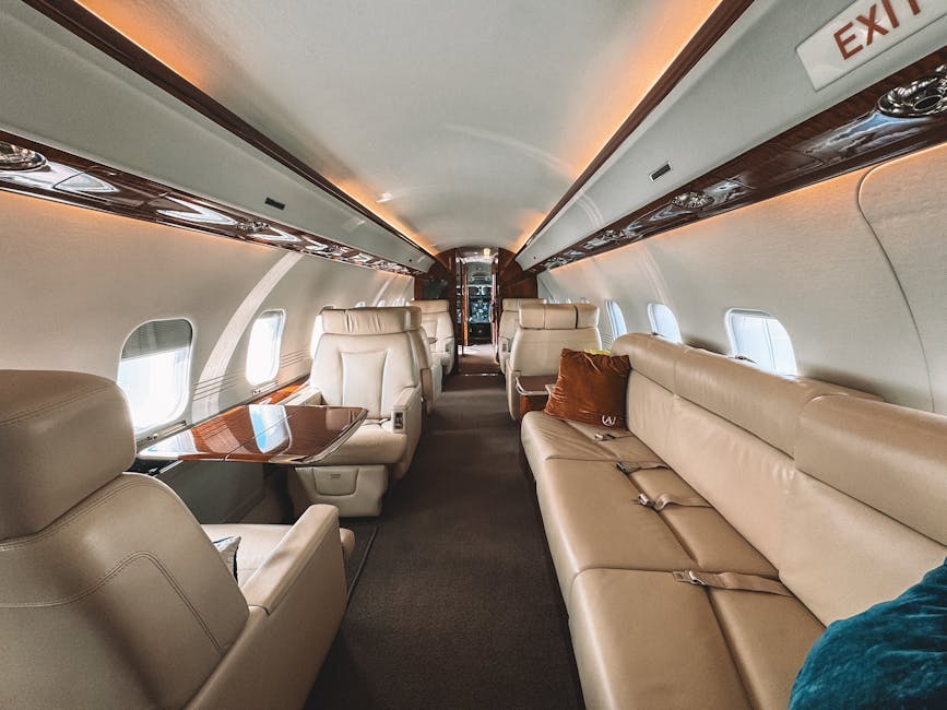 How Elite Travel Designers Tailor Custom Polar Expeditions for VIP Couples